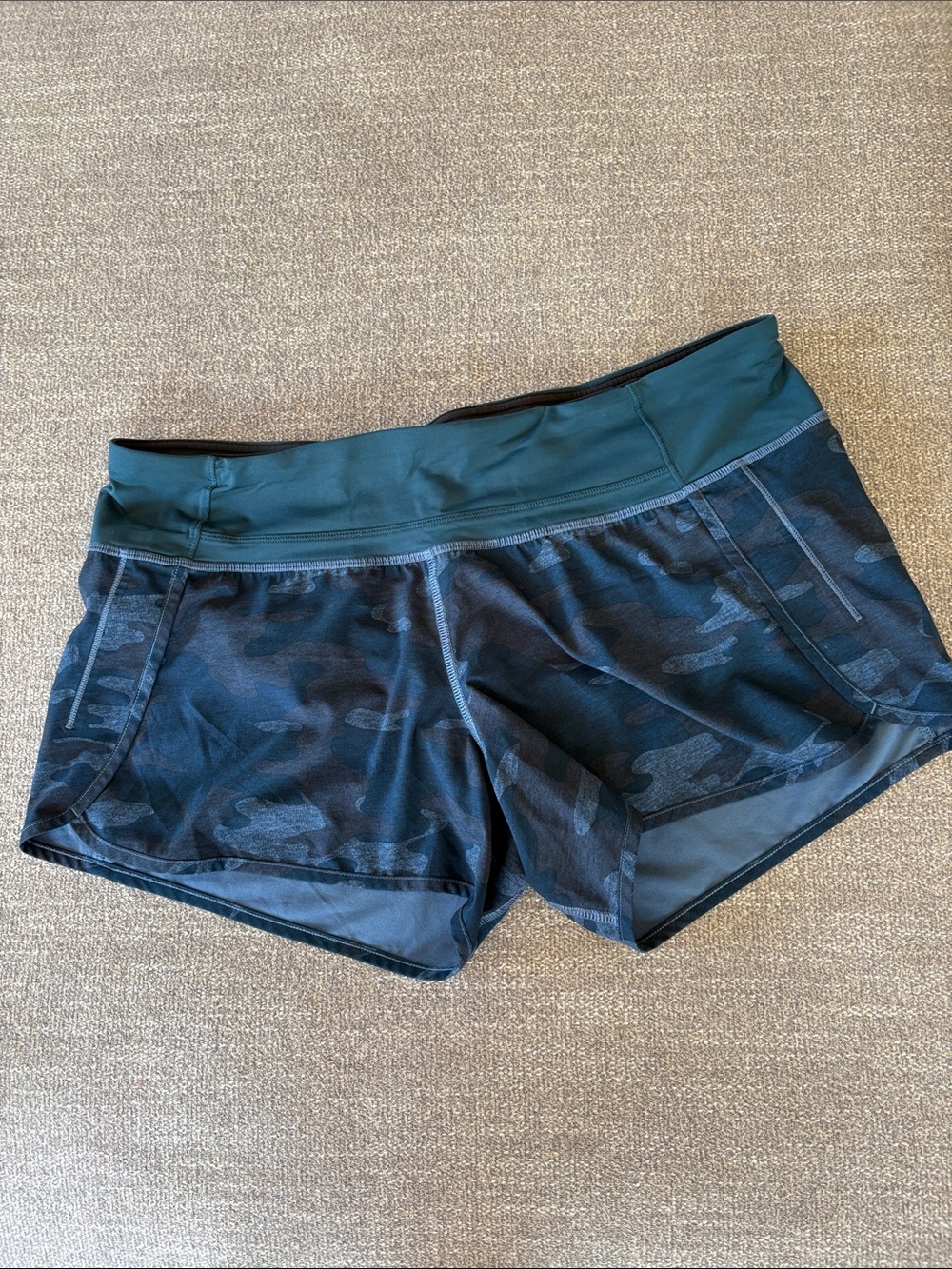 LULULEMON Camo Print Running Shorts EUC Run Workout Gym Size 10